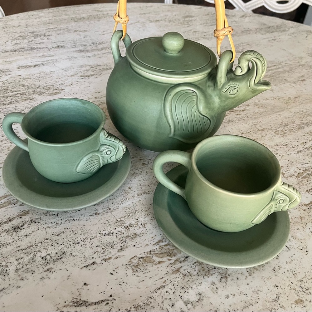 Elephant tea set
